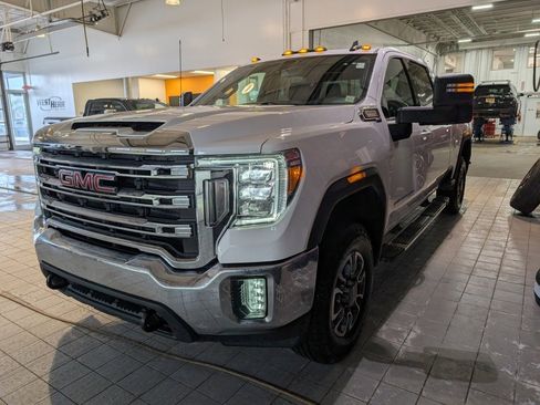Used 2021 GMC Sierra 3500 SLE w/ SLE Value Package image 4