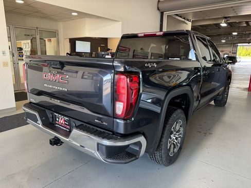Used 2023 GMC Sierra 1500 SLE image 5