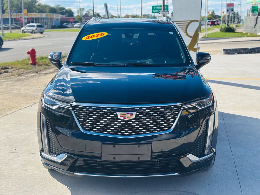 Used 2025 Cadillac XT6 Premium Luxury w/ Technology Package AWD/4WD image 16