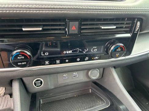 Used 2022 Nissan Rogue SV FWD image 24
