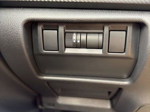 Used 2024 Subaru Crosstrek 2.0i Premium image 18
