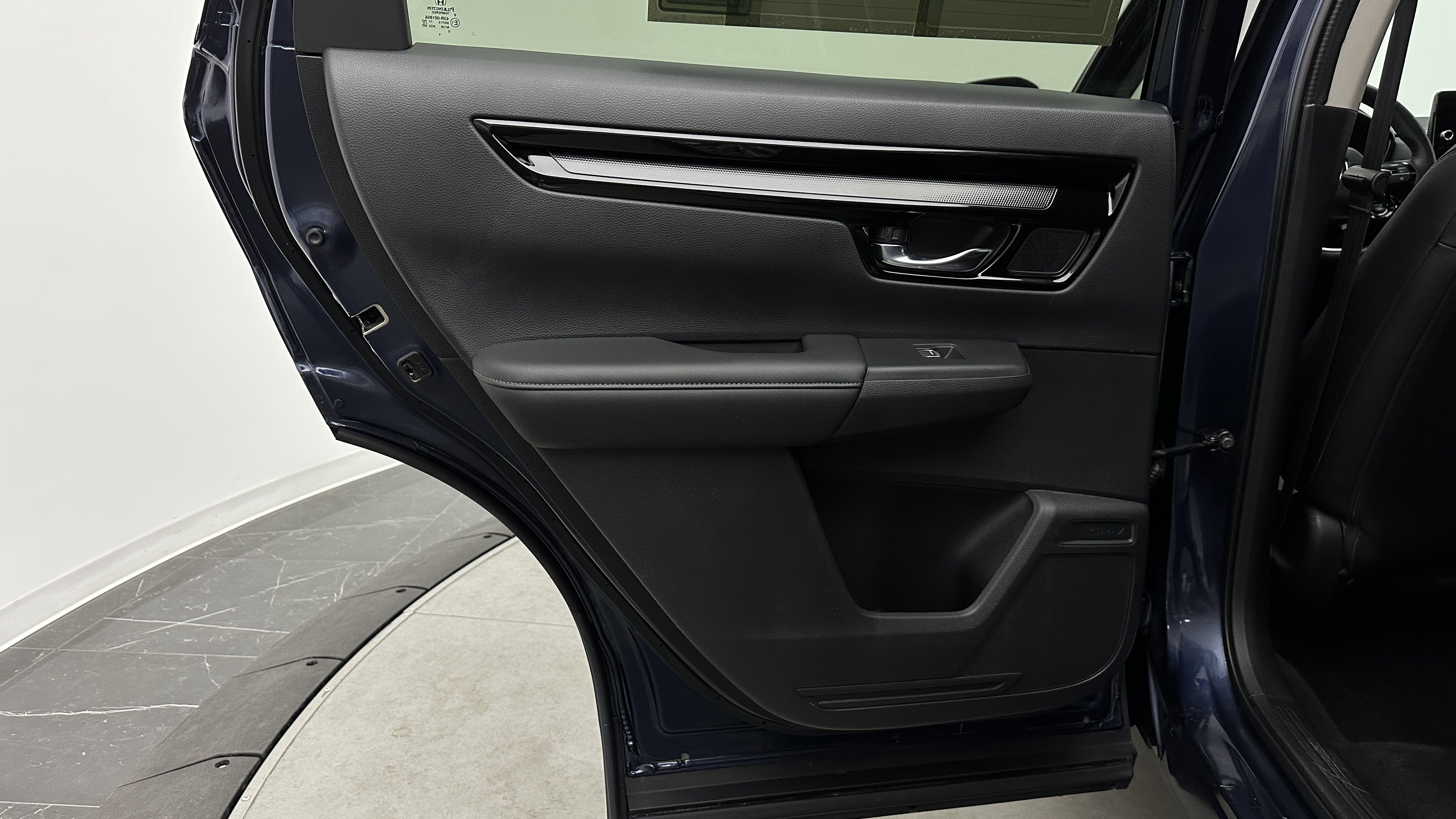 Used 2025 Honda CR-V EX-L image 30