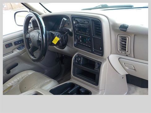 Used 2006 Chevrolet Suburban LT w/ Preferred Equipment Group image 19