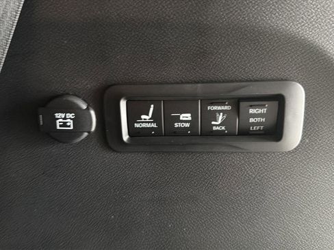 New 2026 Chrysler Pacifica Pinnacle FWD image 12