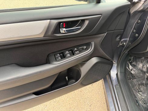 Used 2016 Subaru Legacy 2.5i Premium w/ Moonroof Package AWD/4WD image 9