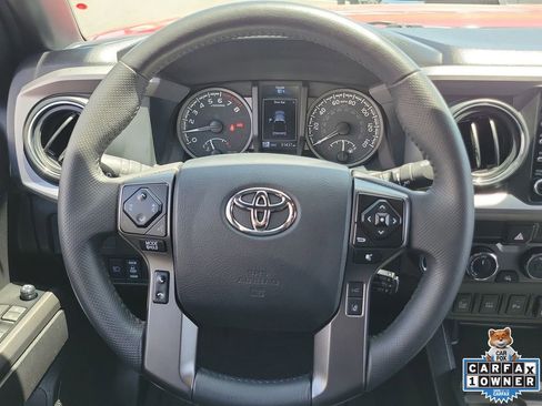 Used 2023 Toyota Tacoma TRD Off-Road w/ Technology Package AWD/4WD image 22