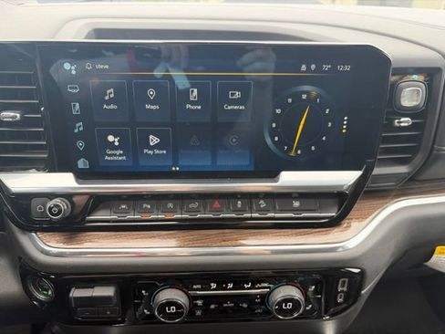 Used 2023 Chevrolet Silverado 1500 LT Trail Boss w/ LT Trail Boss Premium Package AWD/4WD image 12