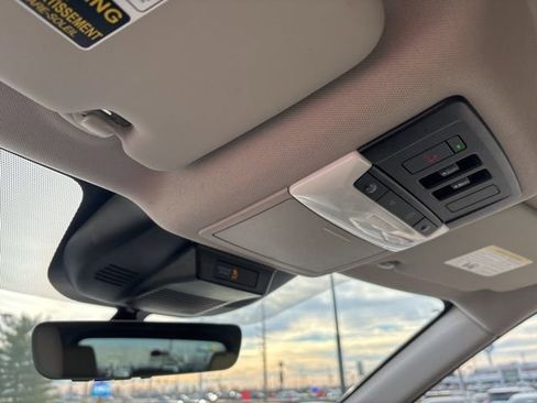 Used 2023 Nissan Rogue SL w/ SL Premium Package image 19