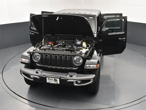 New 2025 Jeep Gladiator Sport image 26