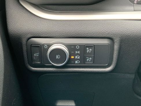 Used 2022 Ford Explorer XLT w/ Equipment Group 202A AWD/4WD image 32
