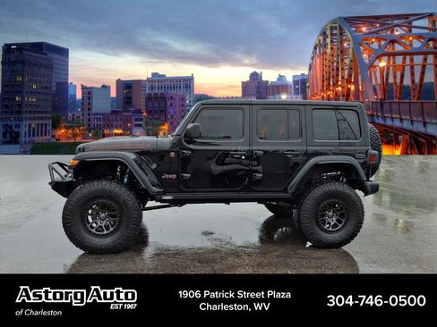 Used 2021 Jeep Wrangler Unlimited Rubicon w/ Xtreme Recon 35" Tire Package AWD/4WD image 6