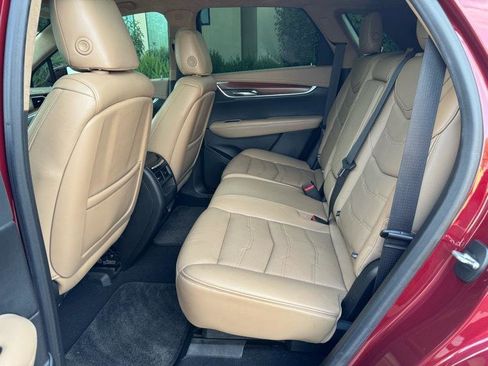Used 2018 Cadillac XT5 Platinum w/ Driver Assist Package AWD/4WD image 21