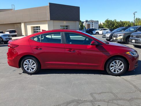 Used 2017 Hyundai Elantra SE FWD image 2