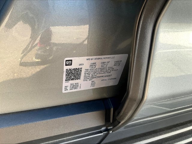 Used 2026 Chevrolet Suburban LS AWD/4WD image 16