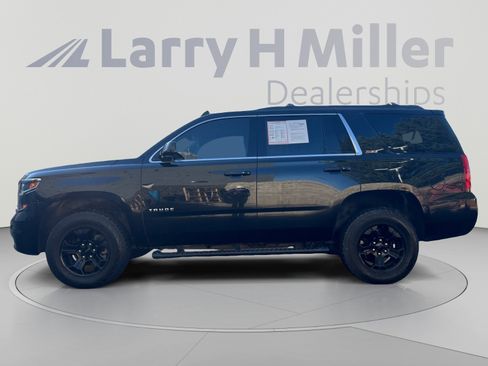 Used 2017 Chevrolet Tahoe LT w/ Luxury Package AWD/4WD image 2
