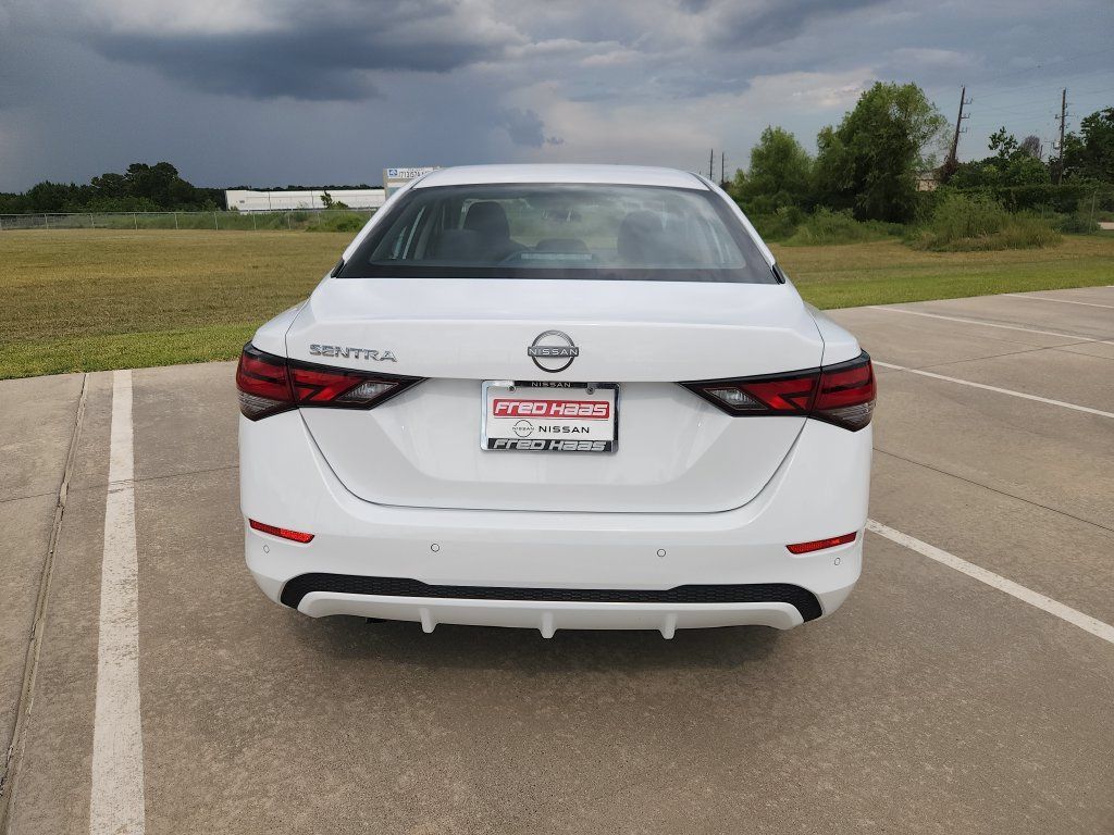 Certified 2025 Nissan Sentra S FWD image 6