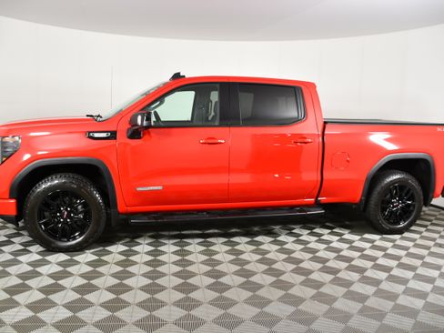 Used 2025 GMC Sierra 1500 Elevation w/ Elevation Premium Package AWD/4WD image 9