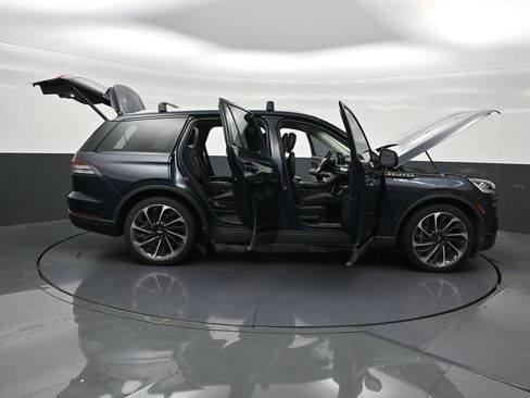 Used 2024 Lincoln Aviator Reserve w/ Equipment Group 201A RWD image 33