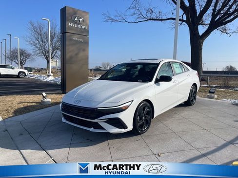 New 2026 Hyundai Elantra SEL Sport FWD image 1