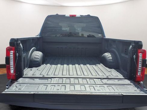 Used 2025 Ford F250 Lariat w/ Chrome Package image 24