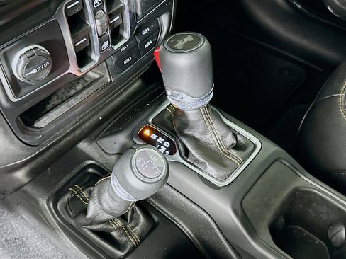 Used 2023 Jeep Wrangler Unlimited Sahara image 25