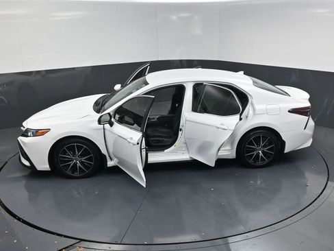 Used 2024 Toyota Camry SE FWD image 24