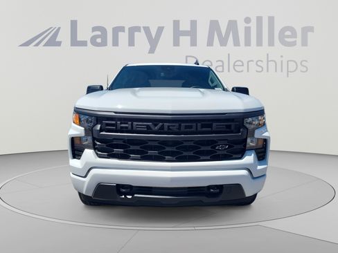 Used 2026 Chevrolet Silverado 1500 Custom w/ LPO, Dark Essentials Package AWD/4WD image 8