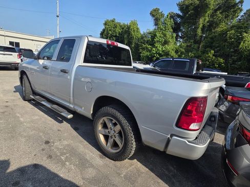 Used 2016 RAM 1500 Express RWD image 3