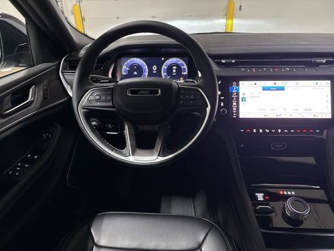 New 2026 Jeep Grand Cherokee Limited AWD/4WD image 11