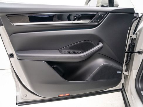 New 2026 Porsche Macan 4 Electric AWD/4WD image 23