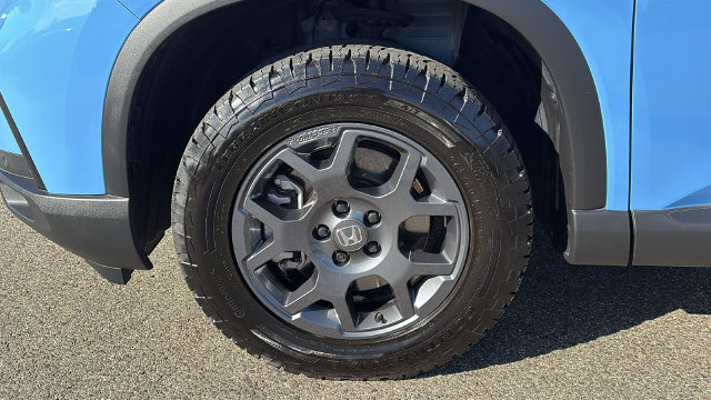 Used 2025 Honda Pilot TrailSport image 8