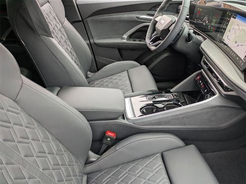 New 2025 Audi SQ5 Premium Plus image 36
