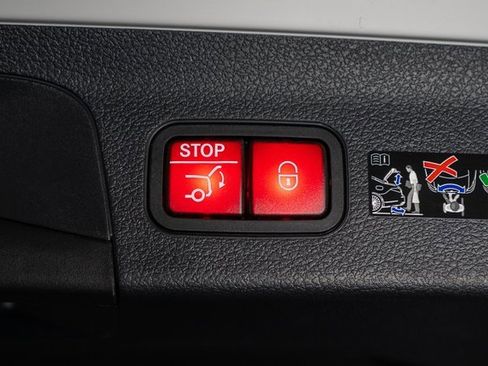 New 2026 Mercedes-Benz GLS 450 4MATIC image 40