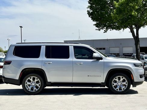 Used 2022 Jeep Wagoneer Series II image 3