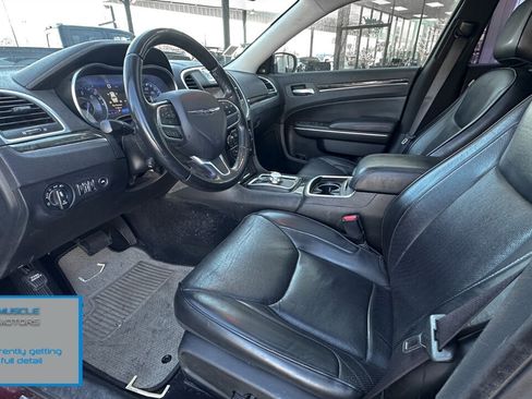 Used 2019 Chrysler 300 Limited image 10