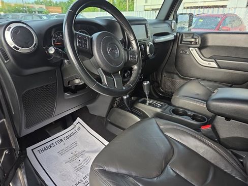 Used 2017 Jeep Wrangler Unlimited Sahara w/ Max Tow Package image 10