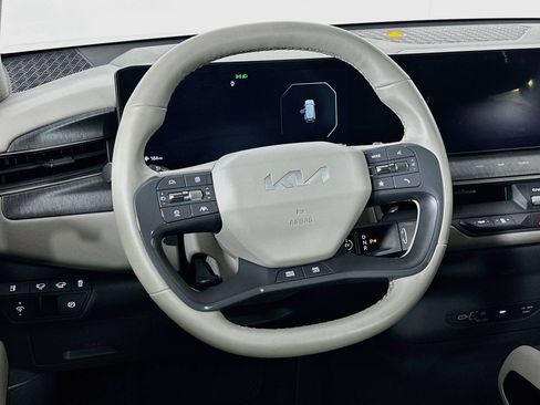 Used 2024 Kia EV9 Wind AWD/4WD image 18