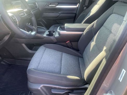 Used 2025 GMC Terrain Elevation w/ Black Edition AWD/4WD image 14