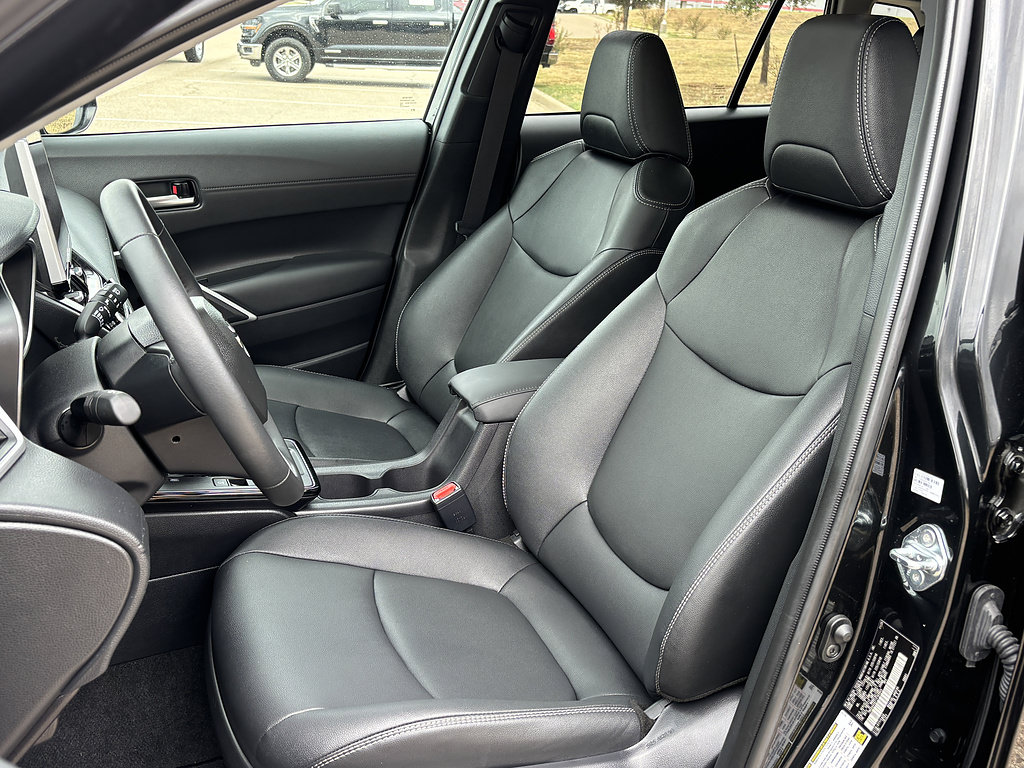 Certified 2026 Toyota Corolla Cross XLE w/ Convenience Package FWD image 13