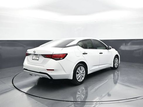Used 2025 Nissan Sentra S w/ Lighting Package FWD image 8