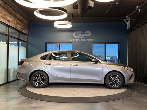 Used 2023 Kia Forte LXS image 2