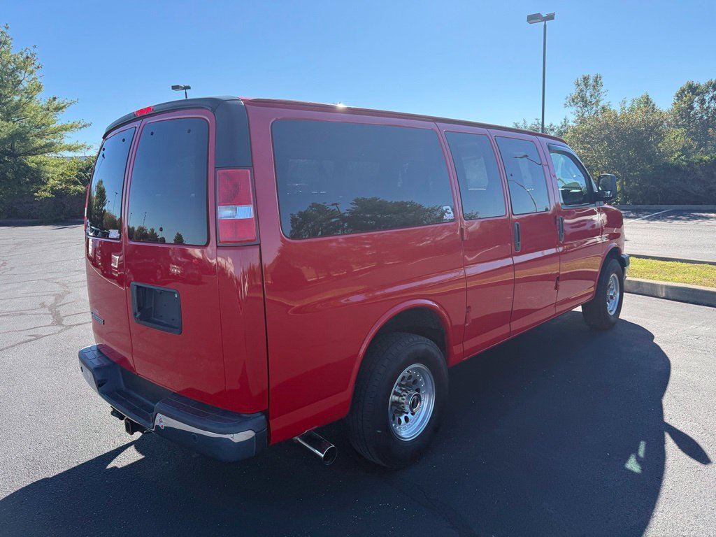 Used 2017 Chevrolet Express 2500 LT w/ LT Preferred Equipment Group RWD image 5