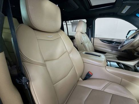 Used 2019 Cadillac Escalade ESV Platinum AWD/4WD image 32