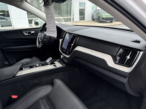 Used 2022 Volvo XC60 B5 Inscription w/ Climate Package image 29