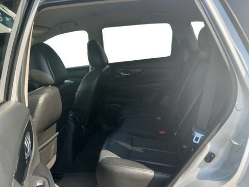 Used 2018 Nissan Rogue SL FWD image 21