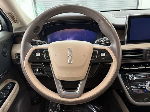 Used 2021 Lincoln Corsair Reserve w/ Equipment Group 201A FWD image 11