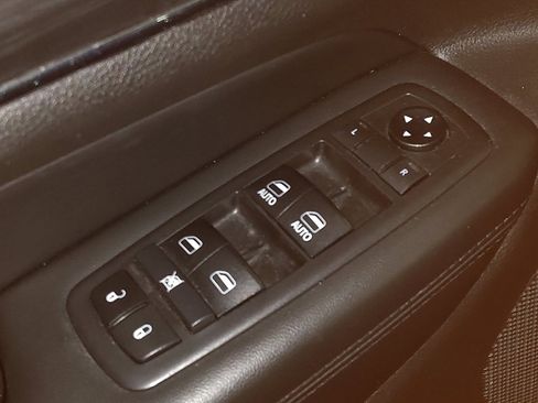 Used 2019 Jeep Grand Cherokee Limited image 27