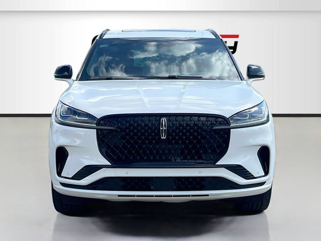 Used 2025 Lincoln Aviator Reserve w/ Equipment Group 201A AWD/4WD image 2