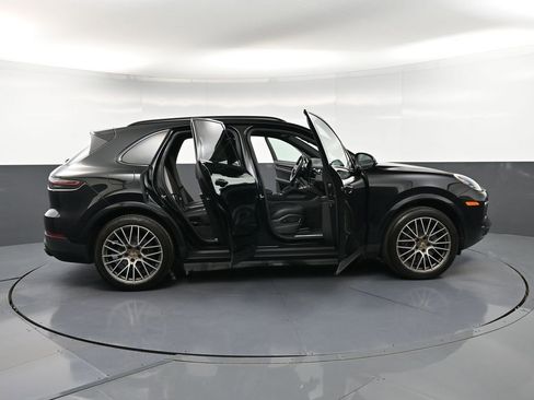 Certified 2023 Porsche Cayenne Platinum Edition AWD/4WD image 35