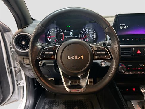 Used 2023 Kia Forte GT-Line w/ GT-Line Technology Package image 11